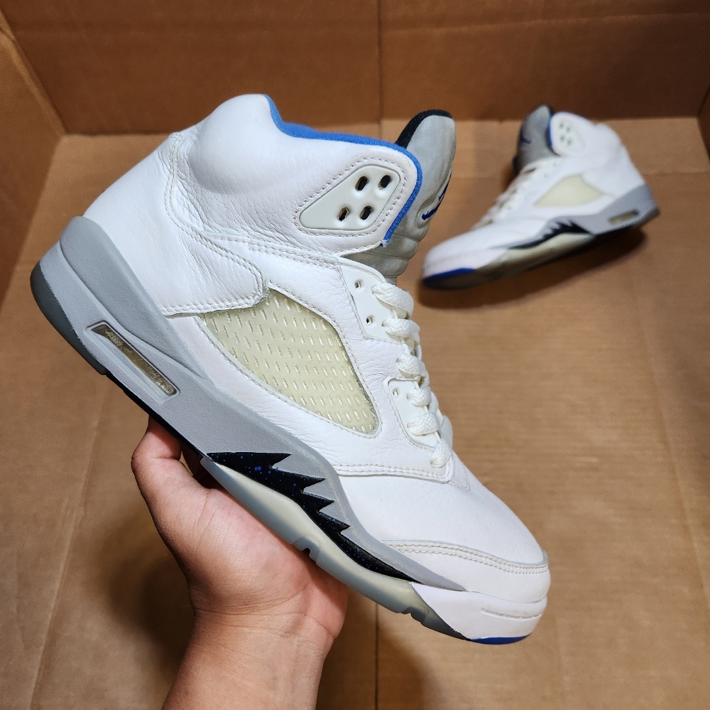 Size 9.5 - Air Jordan 5 Retro Stealth 2.0